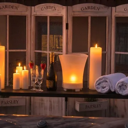 Kemp Glamping Pod Boubínem *